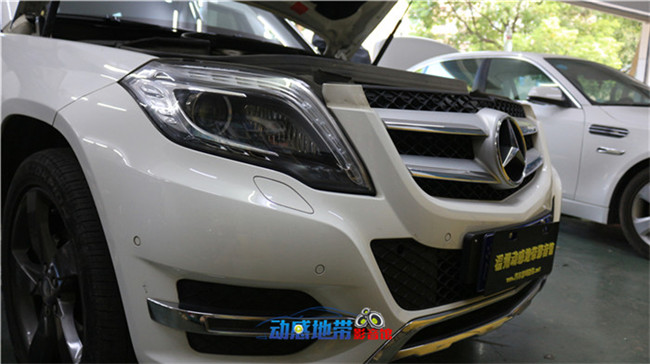 2奔馳GLK300無拘無束，率真灑脫的外觀.jpg