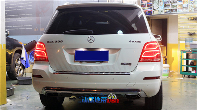 27Benz奔馳GLK300穩重大氣尾部.jpg