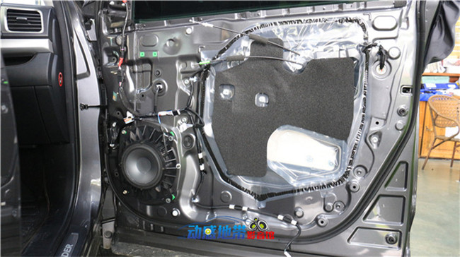 6安裝前門JBL 609C兩分頻套裝喇叭效果.jpg