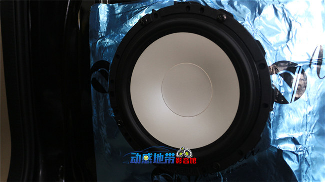 7車門做了隔音安裝喇叭.jpg