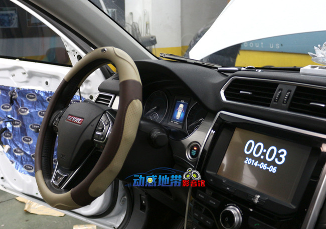 2哈弗H2原車主機.jpg