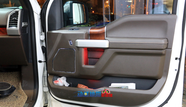 9車門復(fù)原效果.jpg