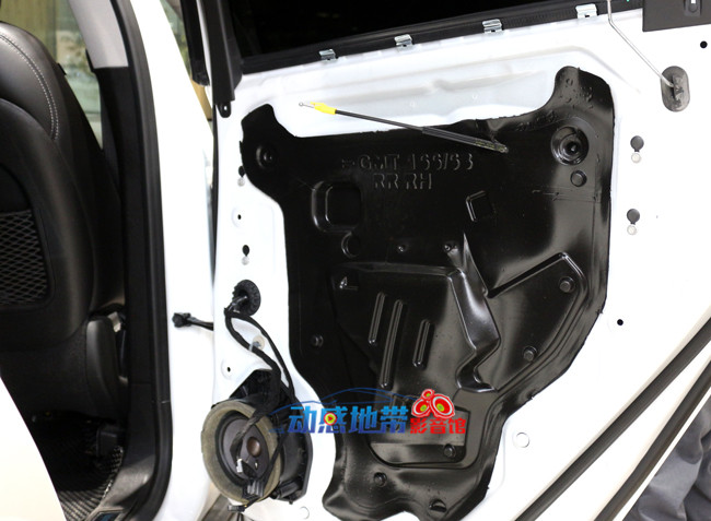6凱迪拉克原車門板.jpg