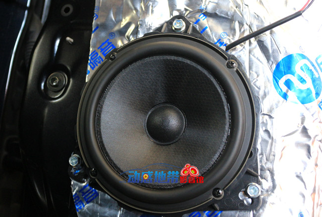 6前門JBL中低音喇叭安裝效果.jpg
