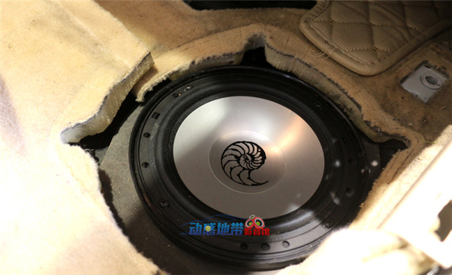 11德國海螺超低音安裝效果.jpg