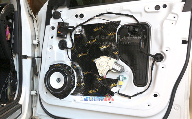 9整體車門安裝效果.jpg