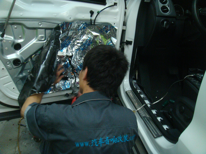 日產尼桑 勁浪165V20 魔立方低音+隔音-image2.jpg