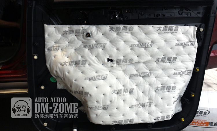 10車門吸音棉施工.jpg